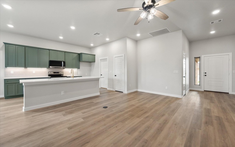7001 12th Street, Lubbock, TX 79416, 3 Habitaciones Habitaciones , ,2 BañosBaños,Residential,En Venta,7001 12th Street,202556658