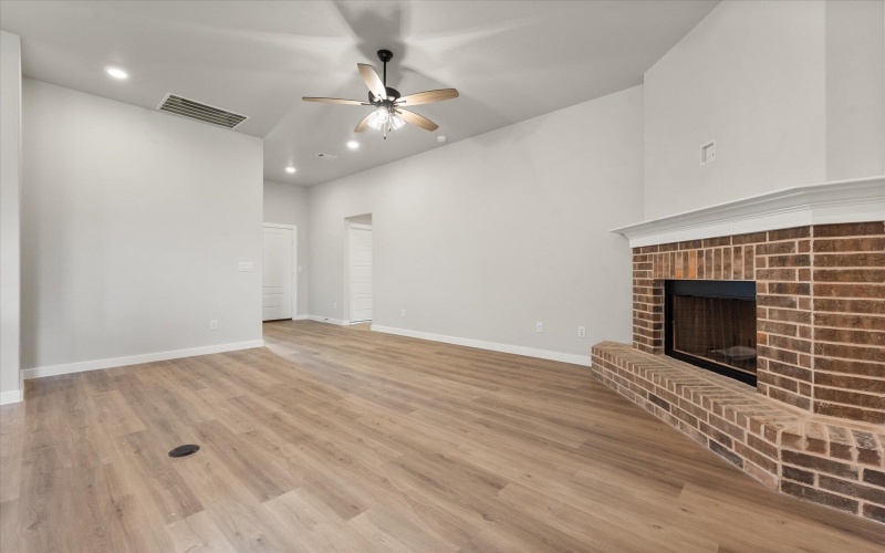 7001 12th Street, Lubbock, TX 79416, 3 Habitaciones Habitaciones , ,2 BañosBaños,Residential,En Venta,7001 12th Street,202556658