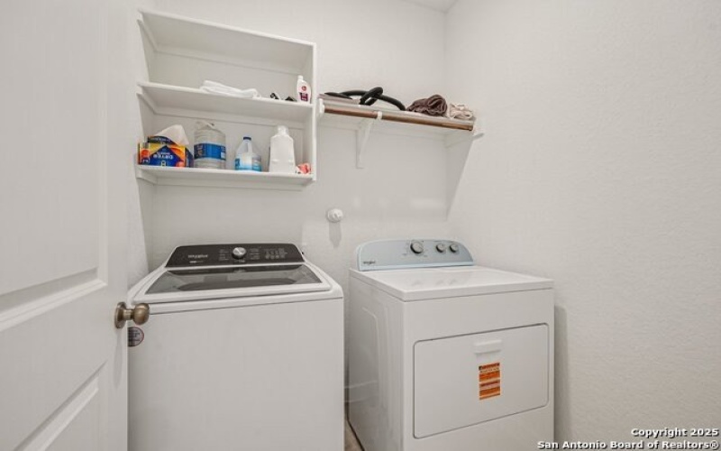 7019 Biotite Rdg, Elmendorf, TX 78112, 4 Habitaciones Habitaciones , ,3 BañosBaños,Residential,En Venta,7019 Biotite Rdg,1877442