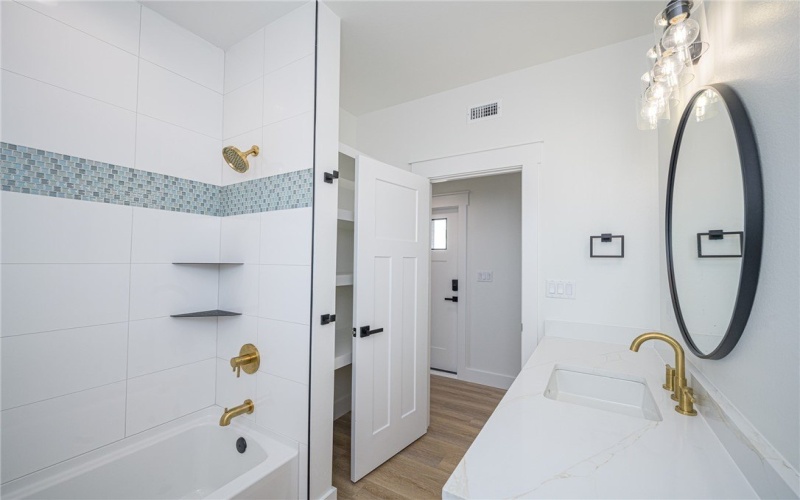 613 W Shady Oak Lane, Rockport, TX 78382, 3 Bedrooms Bedrooms, ,2 BathroomsBathrooms,Residential,For Sale,613 W Shady Oak Lane,449865