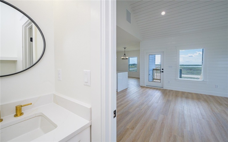 613 W Shady Oak Lane, Rockport, TX 78382, 3 Bedrooms Bedrooms, ,2 BathroomsBathrooms,Residential,For Sale,613 W Shady Oak Lane,449865