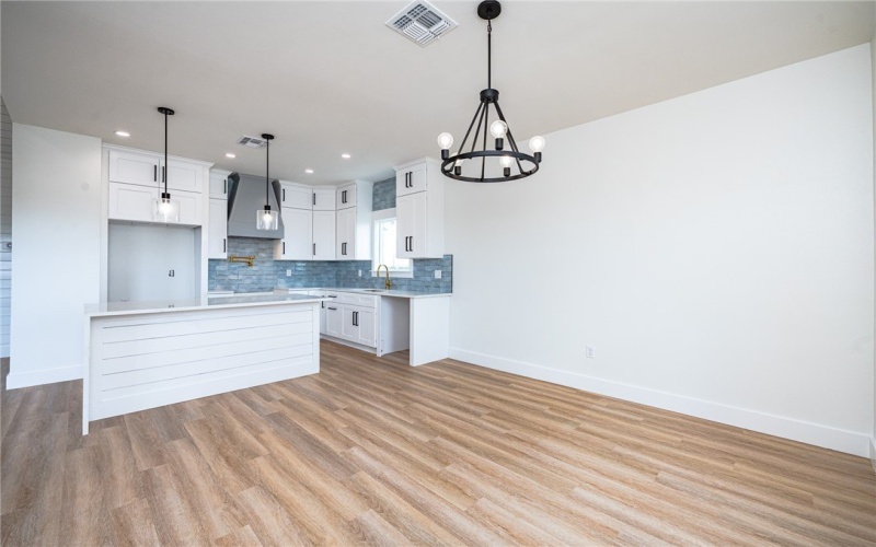 613 W Shady Oak Lane, Rockport, TX 78382, 3 Bedrooms Bedrooms, ,2 BathroomsBathrooms,Residential,For Sale,613 W Shady Oak Lane,449865