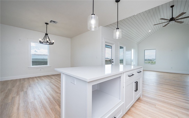 613 W Shady Oak Lane, Rockport, TX 78382, 3 Bedrooms Bedrooms, ,2 BathroomsBathrooms,Residential,For Sale,613 W Shady Oak Lane,449865