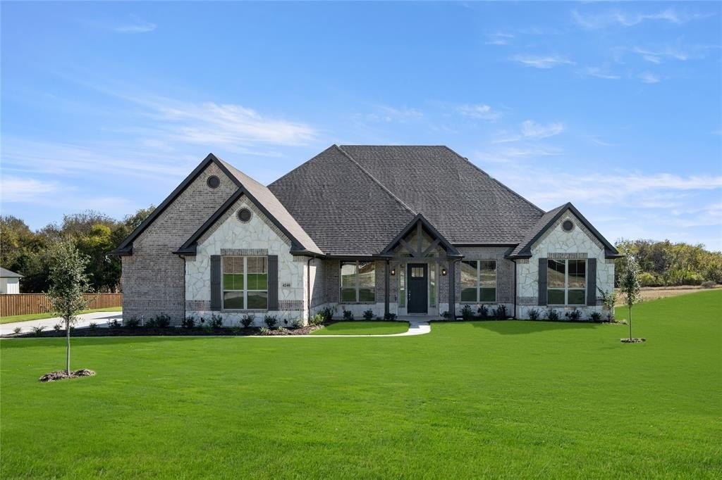 4240 Desert Gold Drive, Midlothian, TX 76065, 4 Bedrooms Bedrooms, ,3 BathroomsBathrooms,Residential,For Sale,4240 Desert Gold Drive,20901673