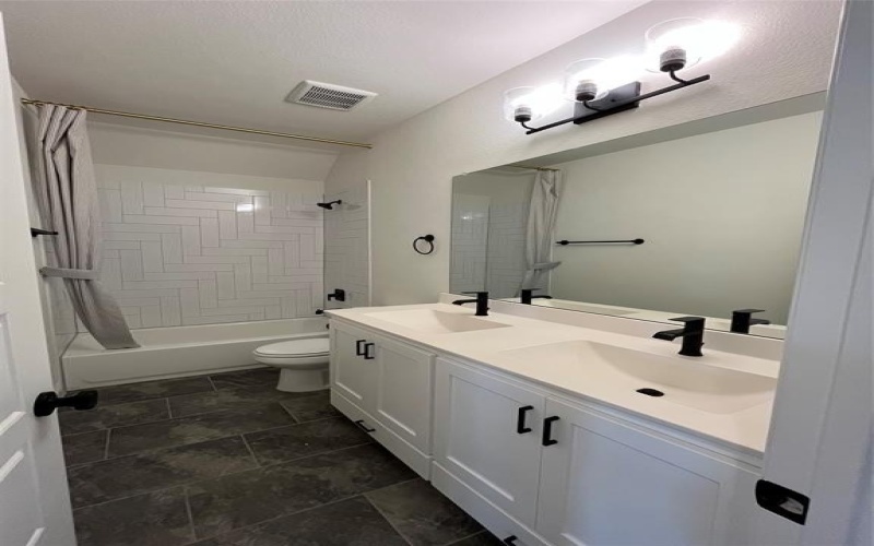 2403 Royal Dove Lane, Mansfield, TX 76063, 5 Habitaciones Habitaciones , ,5 BañosBaños,Residential,En Venta,2403 Royal Dove Lane,20970347