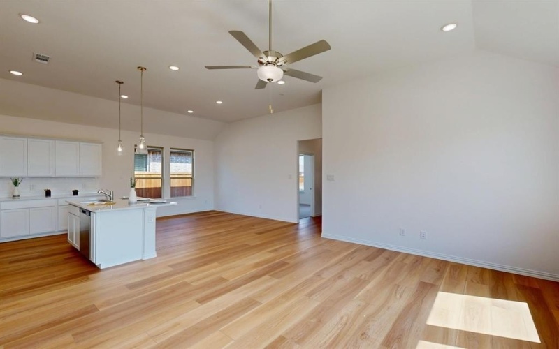 1028 Western Hills Drive, Crowley, TX 76036, 3 Habitaciones Habitaciones , ,2 BañosBaños,Residential,En Venta,1028 Western Hills Drive,0,20971498