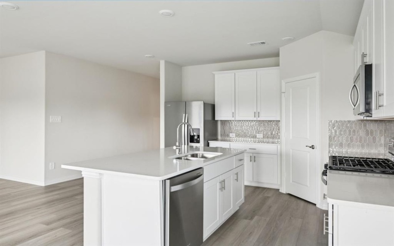 1101 Emberwood Drive, McKinney, TX 75069, 4 Habitaciones Habitaciones , ,3 BañosBaños,Residential,En Venta,1101 Emberwood Drive,0,20973400