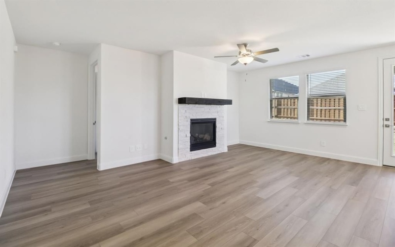 2453 Glacier Ridge, Corinth, TX 76210, 4 Bedrooms Bedrooms, ,3 BathroomsBathrooms,Residential,For Sale,2453 Glacier Ridge,0,20973427