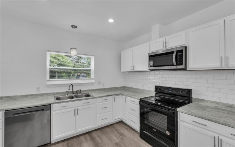 1215 Kellum Street, Waco, TX 76704, 4 Bedrooms Bedrooms, ,5 BathroomsBathrooms,Residential Multi Family,For Sale,1215 Kellum Street,20973825