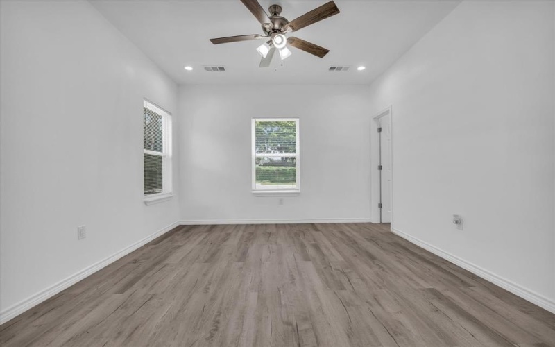 1215 Kellum Street, Waco, TX 76704, 4 Bedrooms Bedrooms, ,5 BathroomsBathrooms,Residential Multi Family,For Sale,1215 Kellum Street,20973825