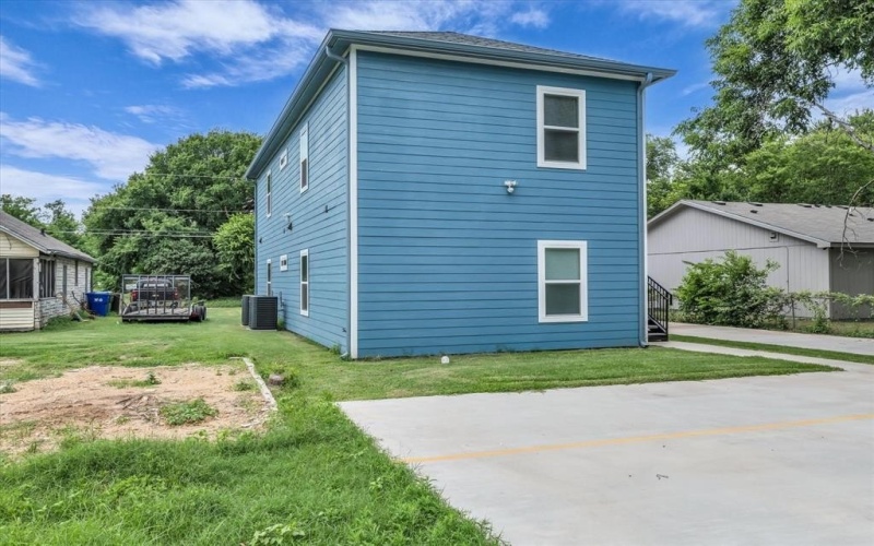 1215 Kellum Street, Waco, TX 76704, 4 Bedrooms Bedrooms, ,5 BathroomsBathrooms,Residential Multi Family,For Sale,1215 Kellum Street,20973825