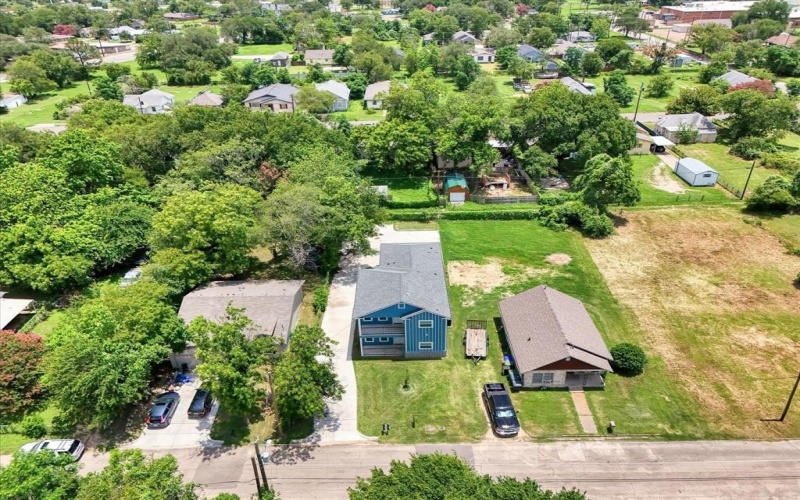 1215 Kellum Street, Waco, TX 76704, 4 Bedrooms Bedrooms, ,5 BathroomsBathrooms,Residential Multi Family,For Sale,1215 Kellum Street,20973825