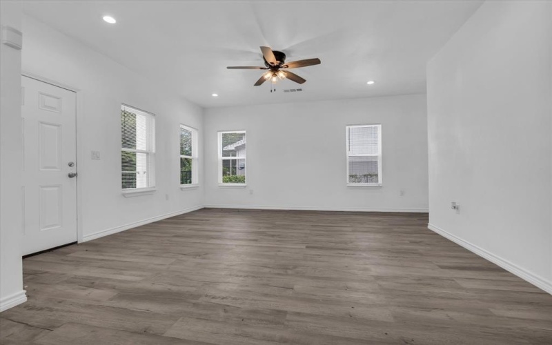1215 Kellum Street, Waco, TX 76704, 4 Bedrooms Bedrooms, ,5 BathroomsBathrooms,Residential Multi Family,For Sale,1215 Kellum Street,20973825