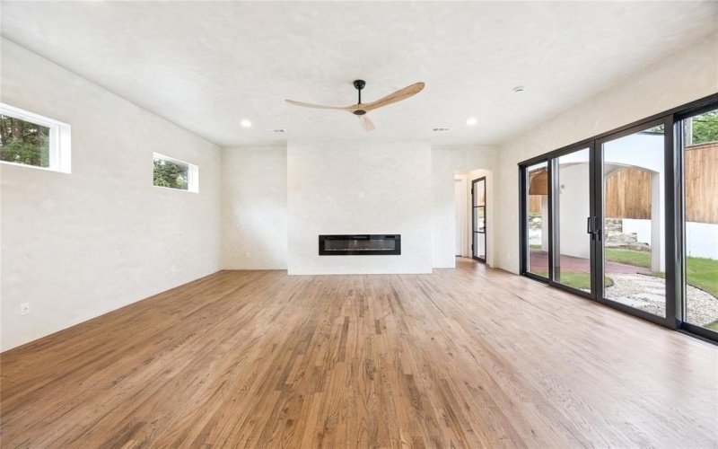 3106 W Jefferson Boulevard, Dallas, TX 75211, 4 Habitaciones Habitaciones , ,3 BañosBaños,Residential,En Venta,3106 W Jefferson Boulevard,20973924