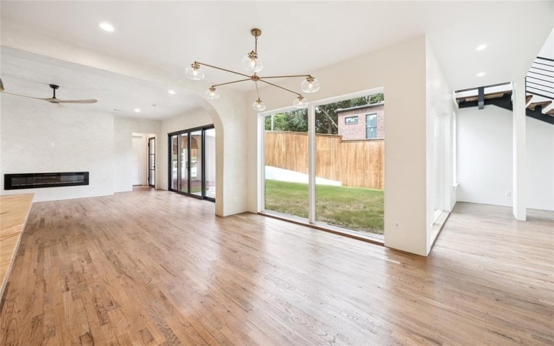 3106 W Jefferson Boulevard, Dallas, TX 75211, 4 Habitaciones Habitaciones , ,3 BañosBaños,Residential,En Venta,3106 W Jefferson Boulevard,20973924