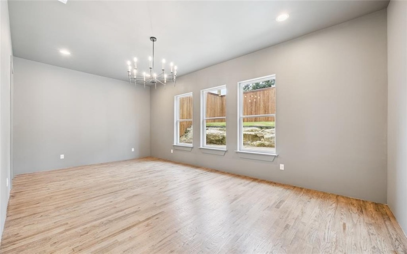3106 W Jefferson Boulevard, Dallas, TX 75211, 4 Habitaciones Habitaciones , ,3 BañosBaños,Residential,En Venta,3106 W Jefferson Boulevard,20973924