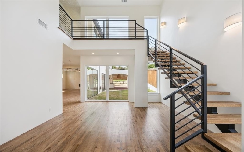 3106 W Jefferson Boulevard, Dallas, TX 75211, 4 Habitaciones Habitaciones , ,3 BañosBaños,Residential,En Venta,3106 W Jefferson Boulevard,20973924