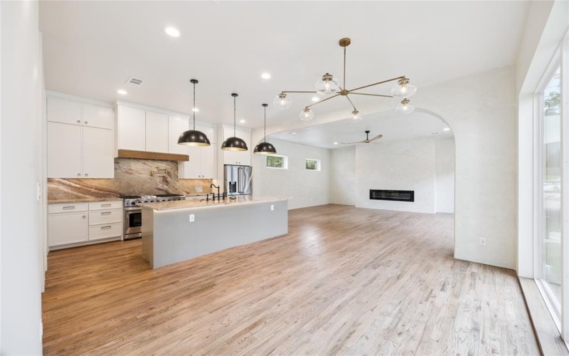 3106 W Jefferson Boulevard, Dallas, TX 75211, 4 Habitaciones Habitaciones , ,3 BañosBaños,Residential,En Venta,3106 W Jefferson Boulevard,20973924