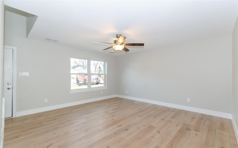 1008 S Throckmorton Street, Sherman, TX 75090, 4 Bedrooms Bedrooms, ,2 BathroomsBathrooms,Residential,For Sale,1008 S Throckmorton Street,20976135