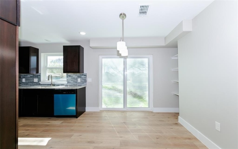 1008 S Throckmorton Street, Sherman, TX 75090, 4 Bedrooms Bedrooms, ,2 BathroomsBathrooms,Residential,For Sale,1008 S Throckmorton Street,20976135