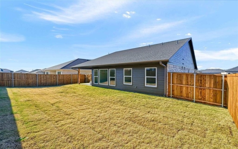 1807 Boxwood Drive, Sherman, TX 75092, 3 Bedrooms Bedrooms, ,2 BathroomsBathrooms,Residential,For Sale,1807 Boxwood Drive,20976445