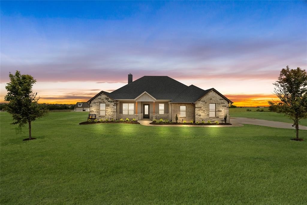 8504 Stallion Dr, Godley, TX 76044, 4 Bedrooms Bedrooms, ,3 BathroomsBathrooms,Residential,For Sale,8504 Stallion Dr,20977085