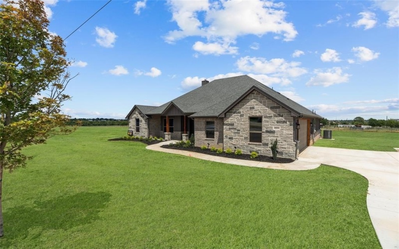 8504 Stallion Dr, Godley, TX 76044, 4 Bedrooms Bedrooms, ,3 BathroomsBathrooms,Residential,For Sale,8504 Stallion Dr,20977085