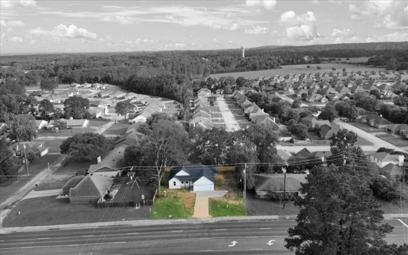 1002 E Main, Whitehouse, TX 75791, 3 Bedrooms Bedrooms, ,2 BathroomsBathrooms,Residential,For Sale,1002 E Main,0,20977106