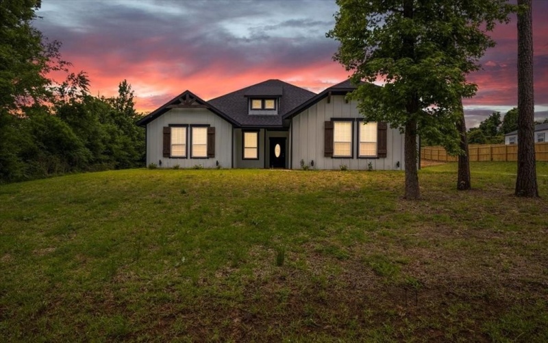 182 Allen, Kilgore, TX 75662, 4 Bedrooms Bedrooms, ,2 BathroomsBathrooms,Residential,For Sale,182 Allen,20977136