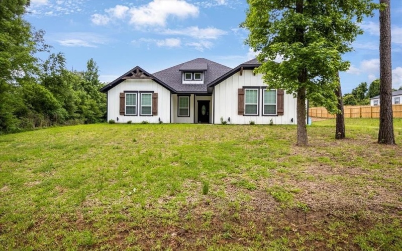 182 Allen, Kilgore, TX 75662, 4 Bedrooms Bedrooms, ,2 BathroomsBathrooms,Residential,For Sale,182 Allen,20977136