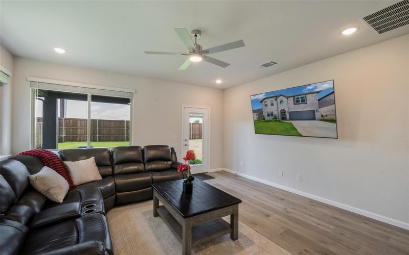 1500 Laurel Avenue, Aubrey, TX 76227, 5 Bedrooms Bedrooms, ,3 BathroomsBathrooms,Residential,For Sale,1500 Laurel Avenue,0,20974705