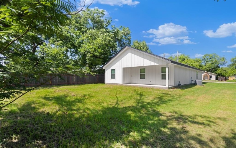 306 Sherman Street, Nocona, TX 76255, 3 Habitaciones Habitaciones , ,2 BañosBaños,Residential,En Venta,306 Sherman Street,20975108