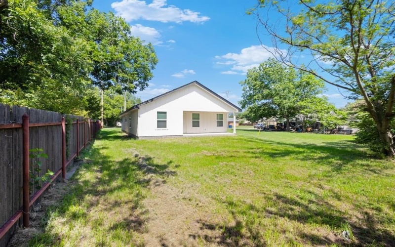 306 Sherman Street, Nocona, TX 76255, 3 Habitaciones Habitaciones , ,2 BañosBaños,Residential,En Venta,306 Sherman Street,20975108