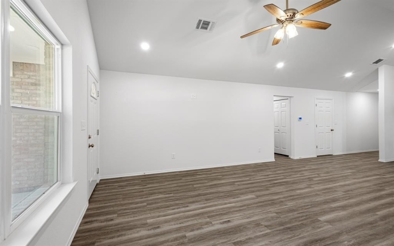 306 Sherman Street, Nocona, TX 76255, 3 Habitaciones Habitaciones , ,2 BañosBaños,Residential,En Venta,306 Sherman Street,20975108