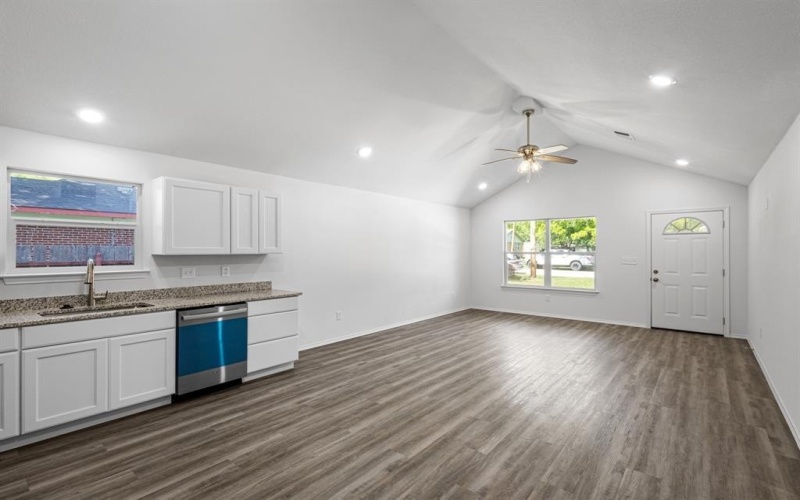 306 Sherman Street, Nocona, TX 76255, 3 Habitaciones Habitaciones , ,2 BañosBaños,Residential,En Venta,306 Sherman Street,20975108