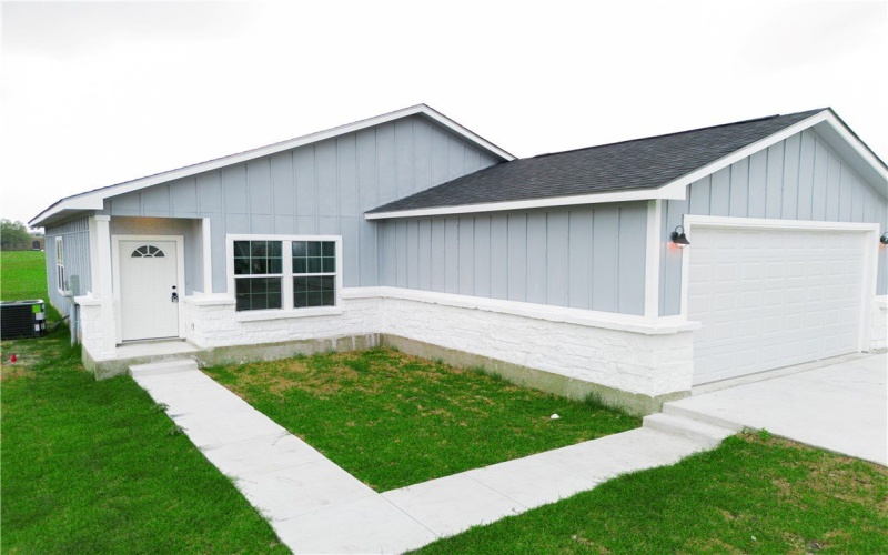 811 N Polk Street, Beeville, TX 78102, 3 Habitaciones Habitaciones , ,2 BañosBaños,Residential,En Venta,811 N Polk Street,457056