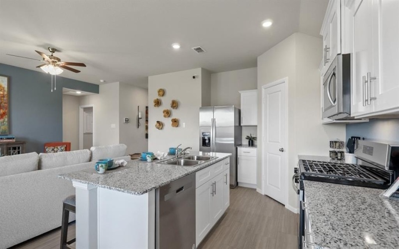430 LUBBOCK Drive, Azle, TX 76020, 3 Habitaciones Habitaciones , ,2 BañosBaños,Residential,En Venta,430 LUBBOCK Drive,20975263