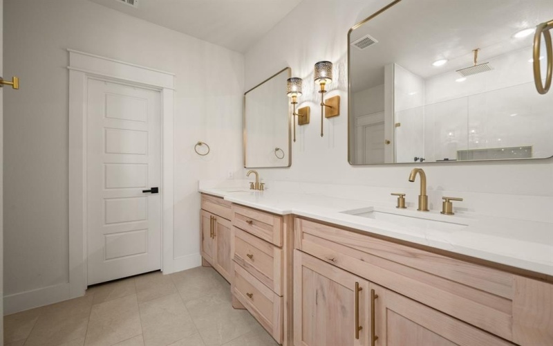 739 Flint Street, Fort Worth, TX 76115, 4 Bedrooms Bedrooms, ,2 BathroomsBathrooms,Residential,For Sale,739 Flint Street,20976649