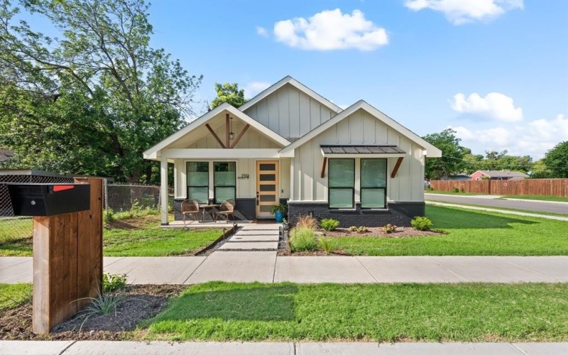 739 Flint Street, Fort Worth, TX 76115, 4 Bedrooms Bedrooms, ,2 BathroomsBathrooms,Residential,For Sale,739 Flint Street,20976649
