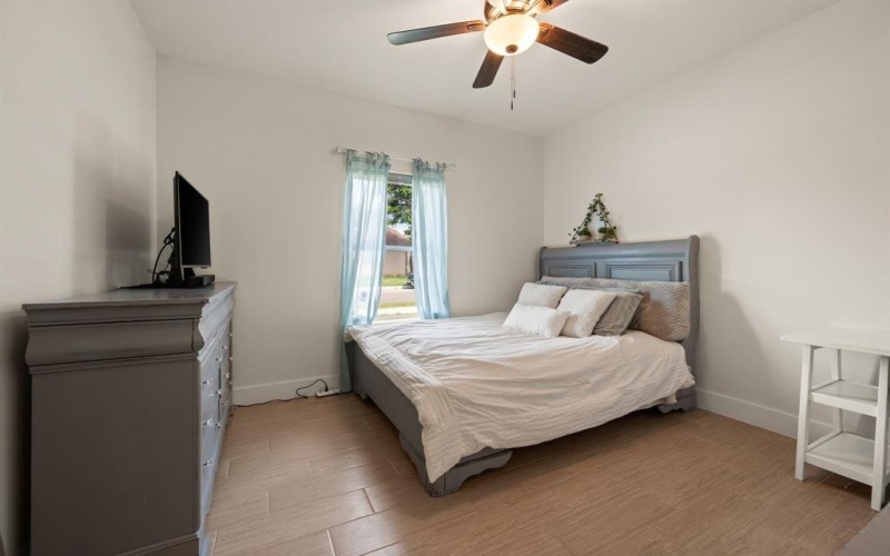 739 Flint Street, Fort Worth, TX 76115, 4 Bedrooms Bedrooms, ,2 BathroomsBathrooms,Residential,For Sale,739 Flint Street,20976649