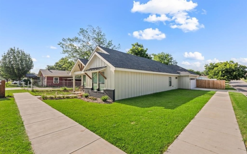 739 Flint Street, Fort Worth, TX 76115, 4 Bedrooms Bedrooms, ,2 BathroomsBathrooms,Residential,For Sale,739 Flint Street,20976649