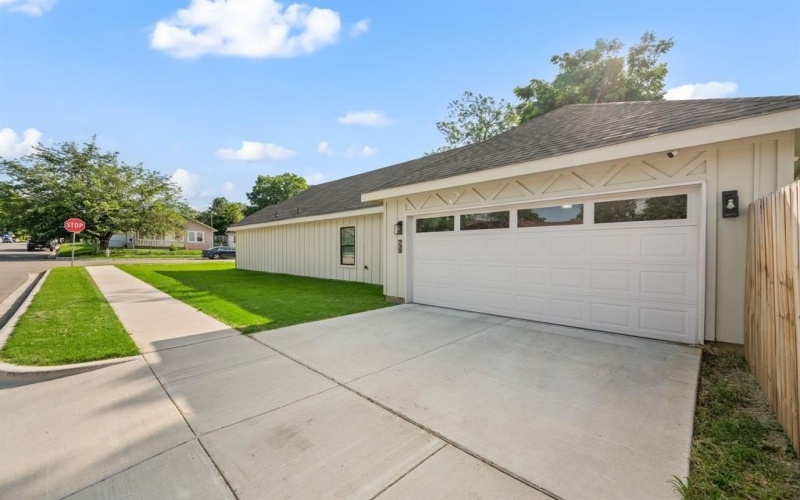 739 Flint Street, Fort Worth, TX 76115, 4 Bedrooms Bedrooms, ,2 BathroomsBathrooms,Residential,For Sale,739 Flint Street,20976649