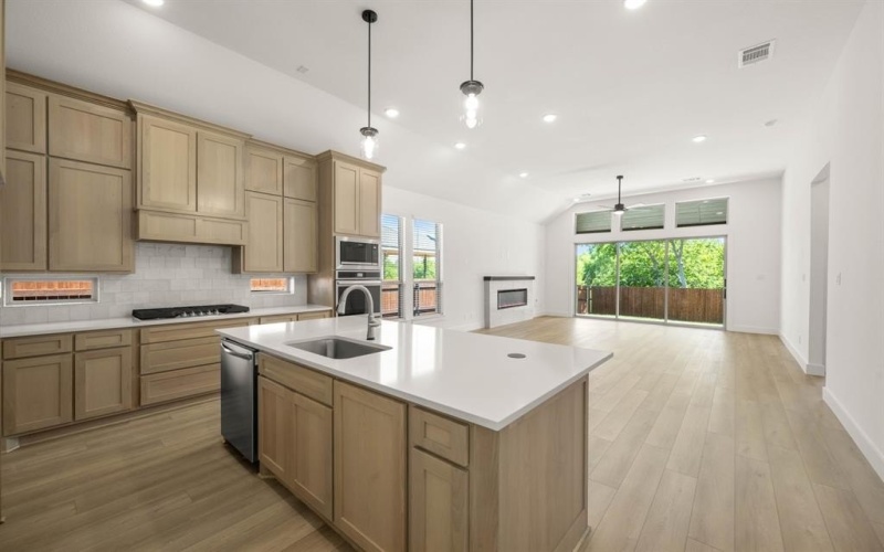 2203 Pelican Drive, Mansfield, TX 76063, 4 Bedrooms Bedrooms, ,3 BathroomsBathrooms,Residential,For Sale,2203 Pelican Drive,0,20977552