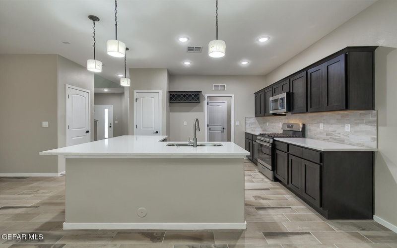 440 Samueal Blount Court, Vinton, TX 79821, 4 Habitaciones Habitaciones , ,2 BañosBaños,Residential,En Venta,440 Samueal Blount Court,925055