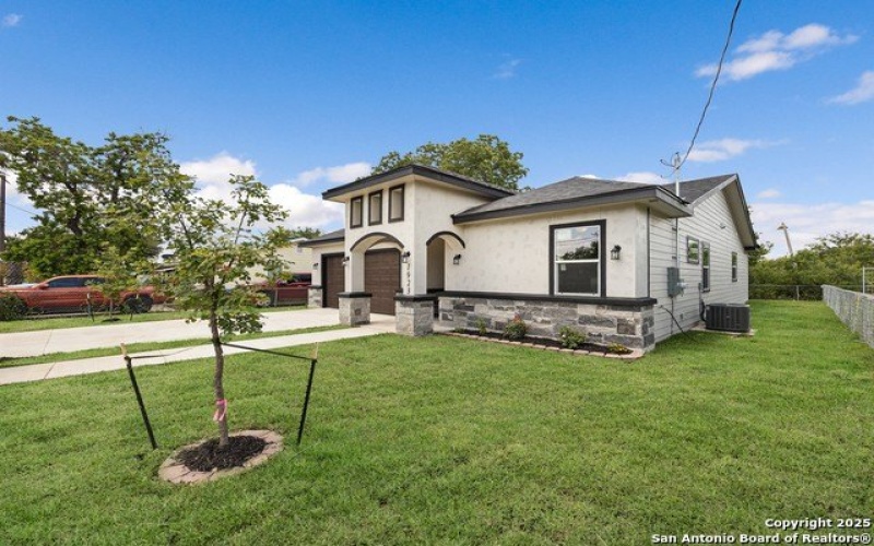 1923 Clamp Ave, San Antonio, TX 78221, 3 Bedrooms Bedrooms, ,2 BathroomsBathrooms,Residential,For Sale,1923 Clamp Ave,1877904