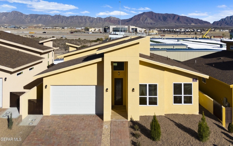 1031 VINTON Avenue unit: 27 #27, Canutillo, TX 79835, 3 Bedrooms Bedrooms, ,2 BathroomsBathrooms,Residential,For Sale,1031 VINTON Avenue unit: 27,916583
