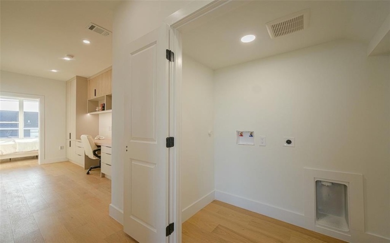 6529 Victoria, Dallas, TX 75209, 4 Bedrooms Bedrooms, ,3 BathroomsBathrooms,Residential,For Sale,6529 Victoria,20977697