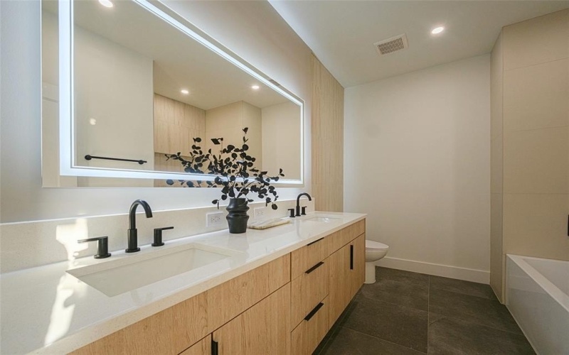 6529 Victoria, Dallas, TX 75209, 4 Bedrooms Bedrooms, ,3 BathroomsBathrooms,Residential,For Sale,6529 Victoria,20977697