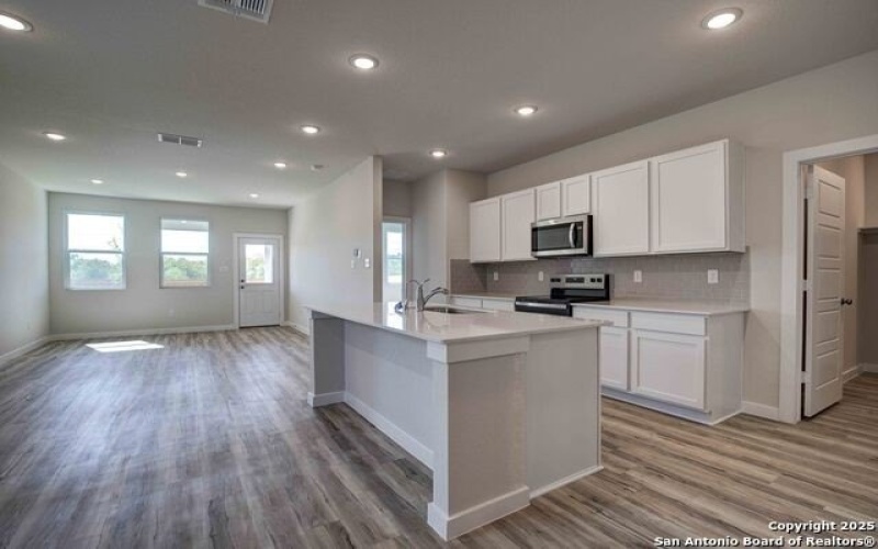 9970 Forestier Grn, San Antonio, TX 78221, 4 Habitaciones Habitaciones , ,2 BañosBaños,Residential,En Venta,9970 Forestier Grn,1878036