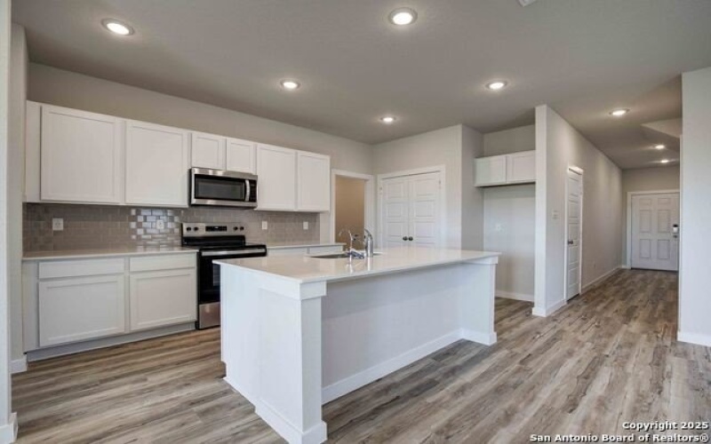 9970 Forestier Grn, San Antonio, TX 78221, 4 Habitaciones Habitaciones , ,2 BañosBaños,Residential,En Venta,9970 Forestier Grn,1878036